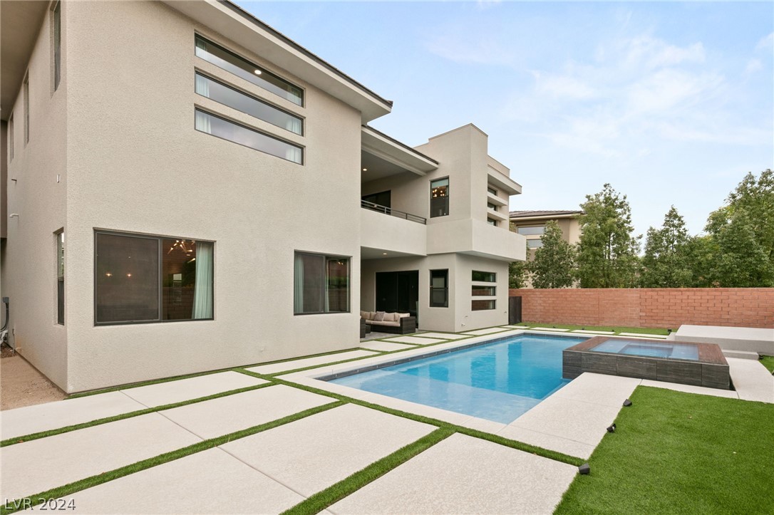 17 Moonfire Drive