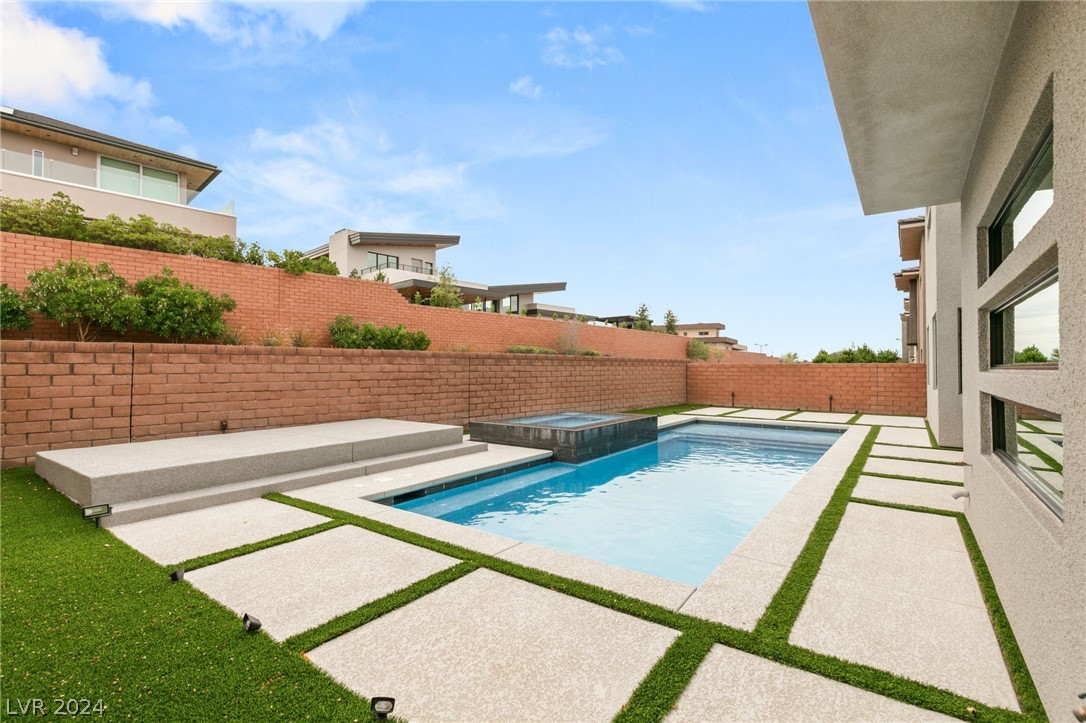 17 Moonfire Drive
