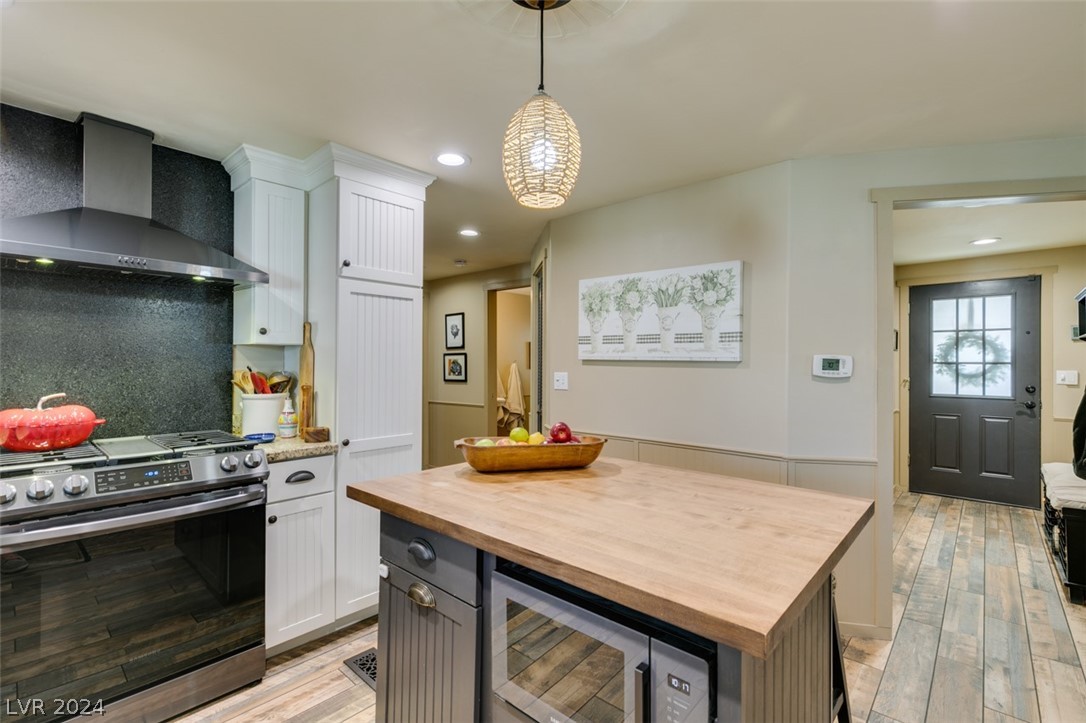 3062 La Barca Lane