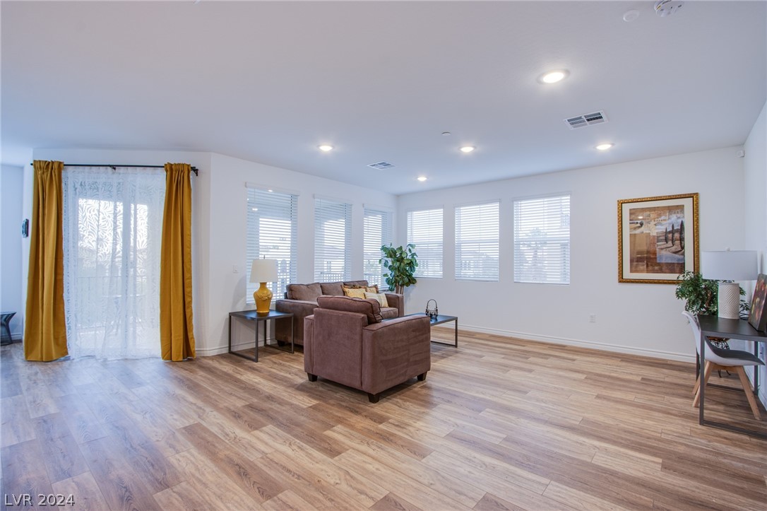 2555 Hampton Road 8109