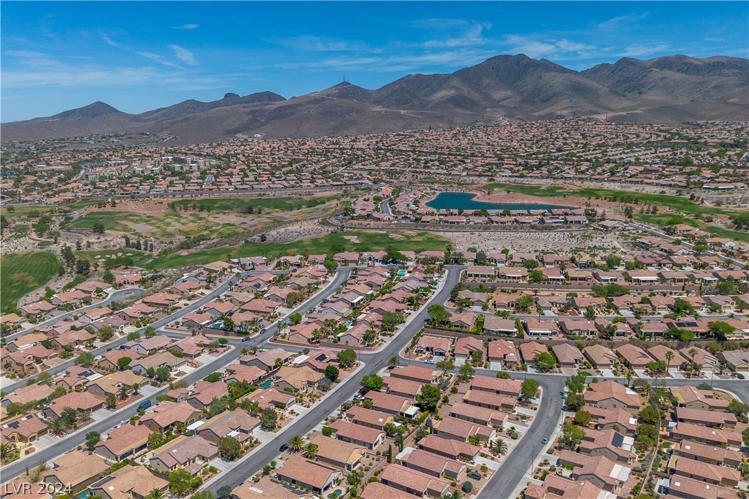 2755 Thunder Bay Avenue