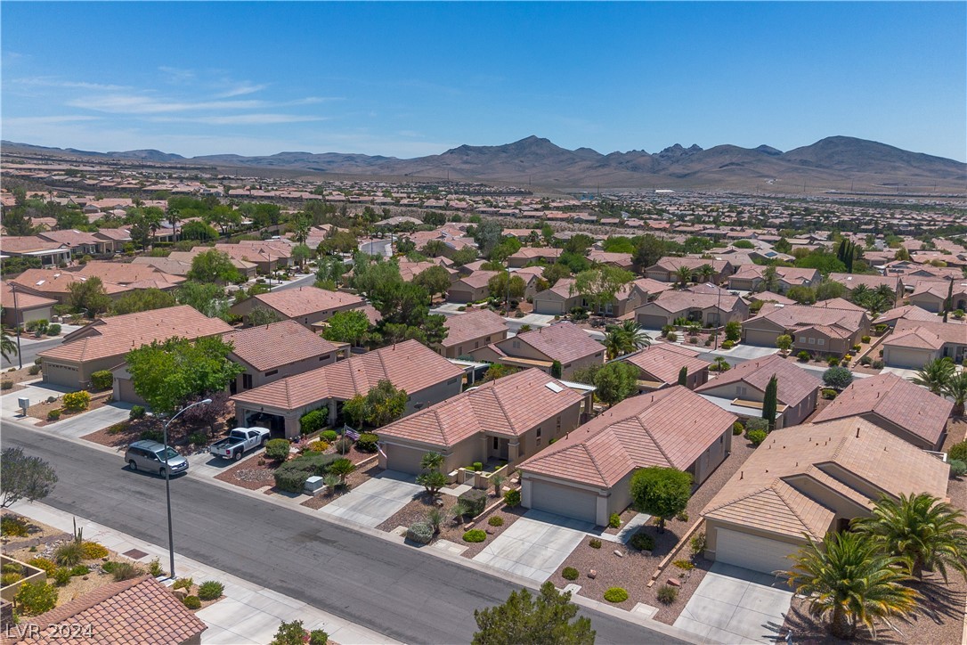 2755 Thunder Bay Avenue