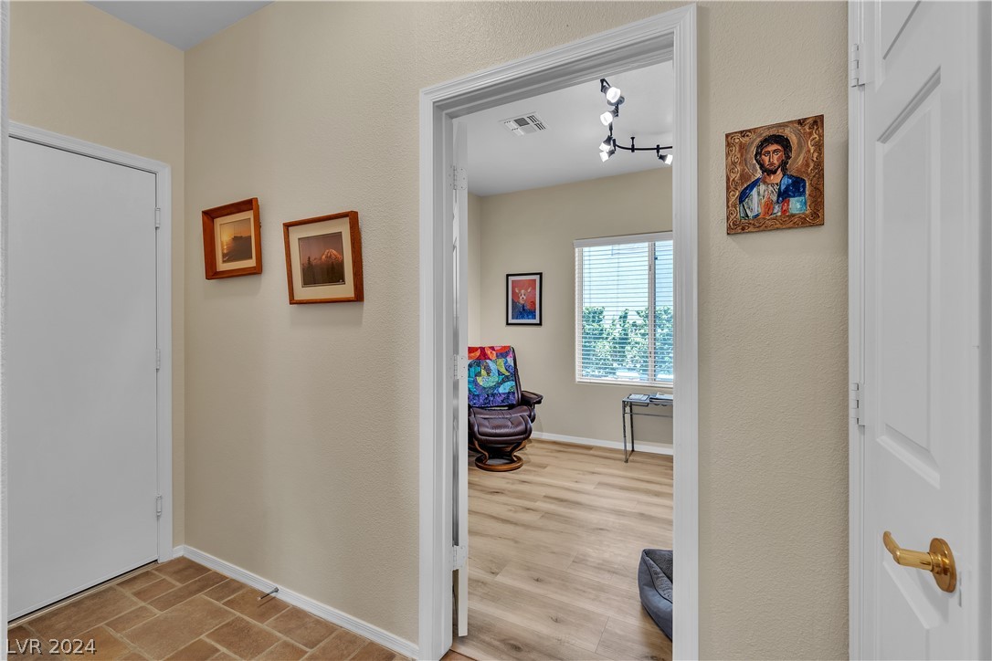 2755 Thunder Bay Avenue