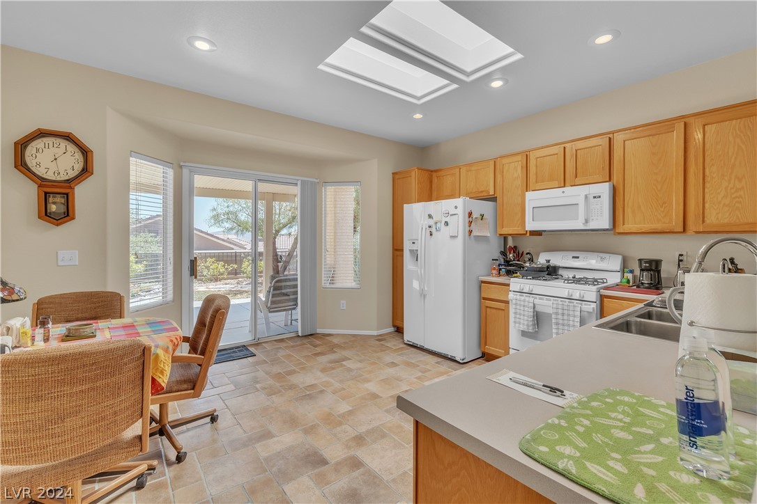 2755 Thunder Bay Avenue