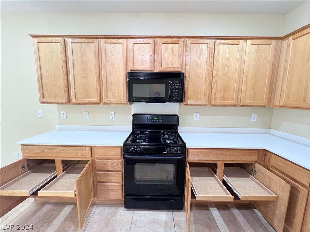 2219 Carrizo Way