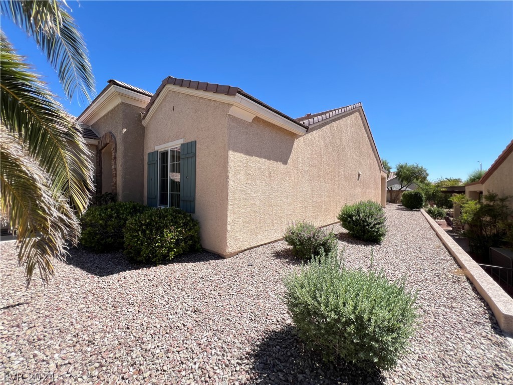 2219 Carrizo Way