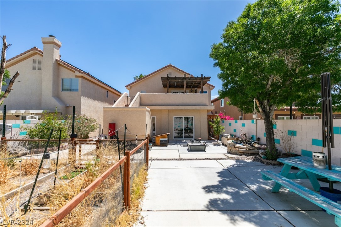 8364 Monico Valley Court