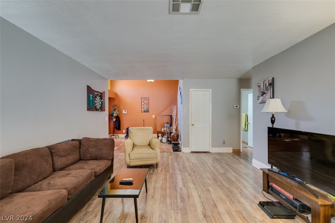 8364 Monico Valley Court