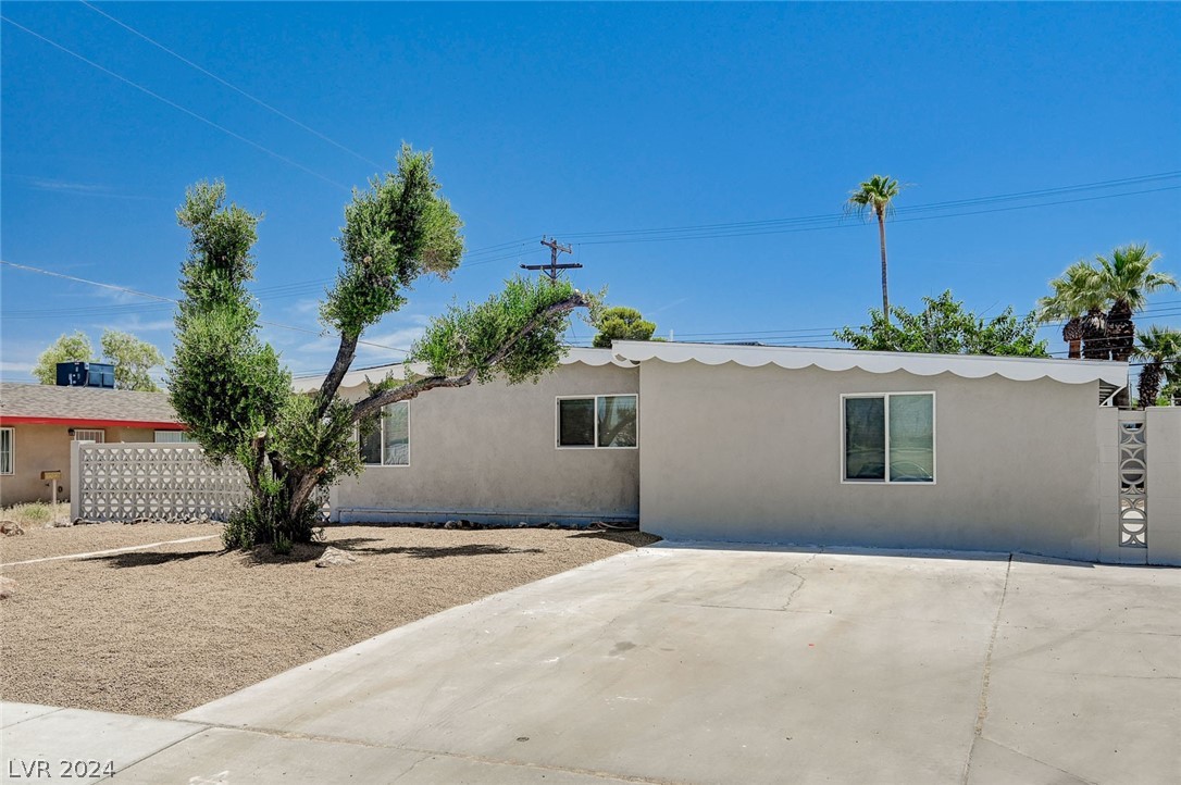 925 Radkovich Avenue