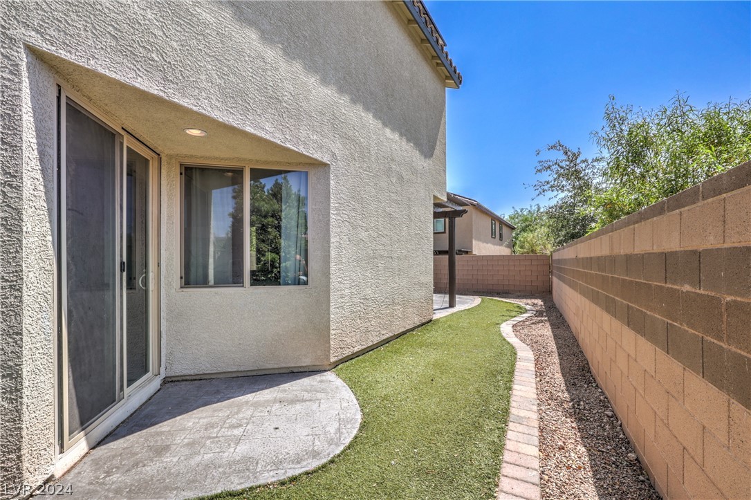 9286 White Sapphire Court