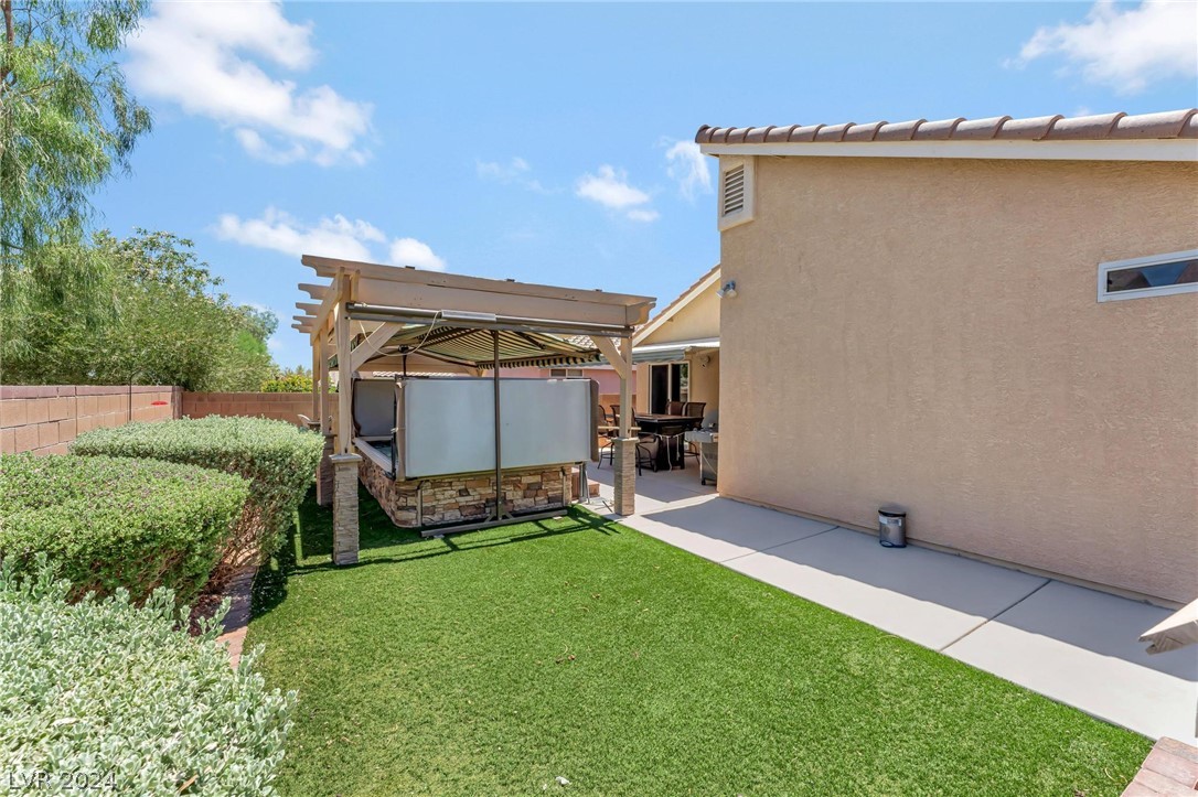 5892 Sierra Medina Avenue