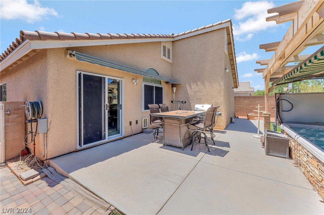 5892 Sierra Medina Avenue