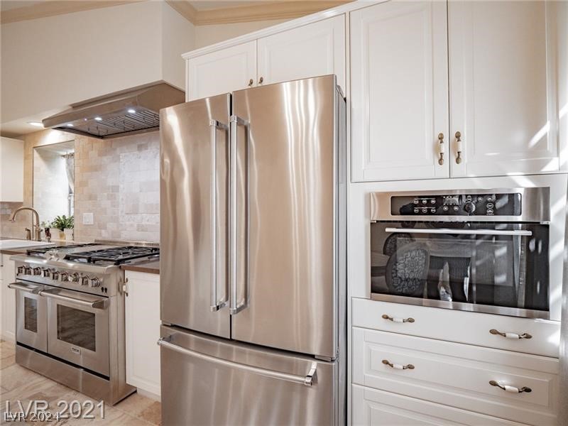 3233 Grey Dolphin Drive