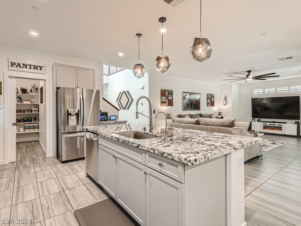 3237 Vittoria Avenue