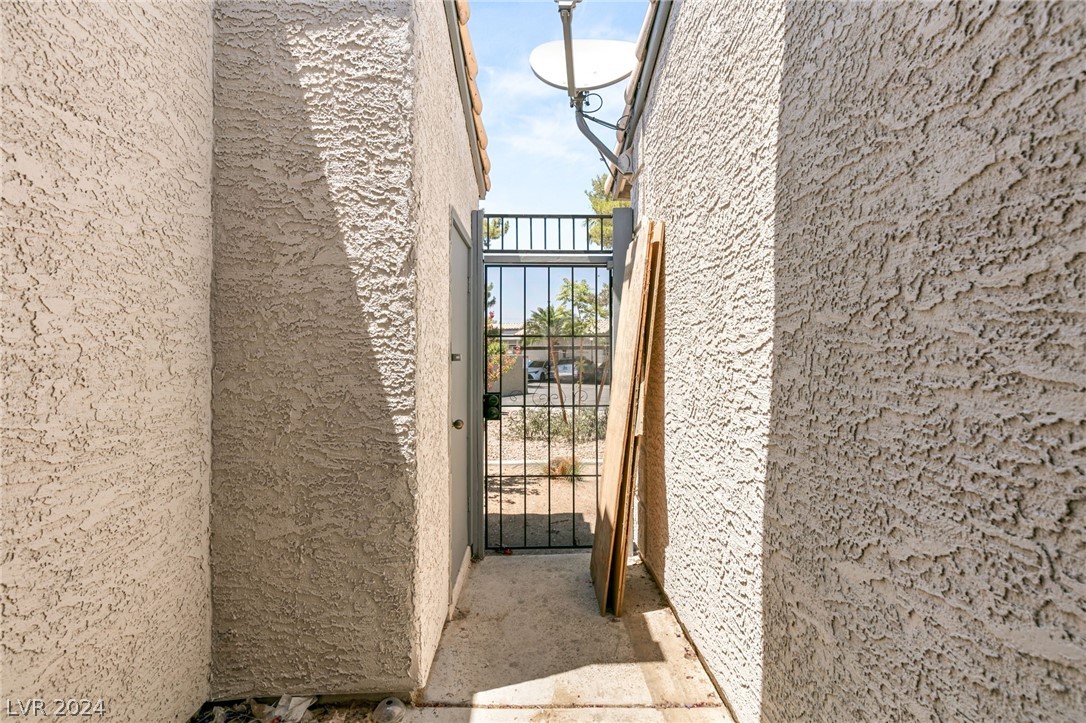 279 North Lamb Boulevard H