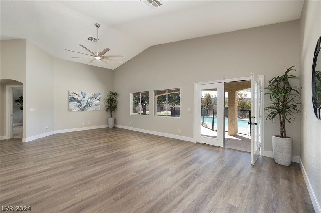 5201 Primrose Flower Avenue