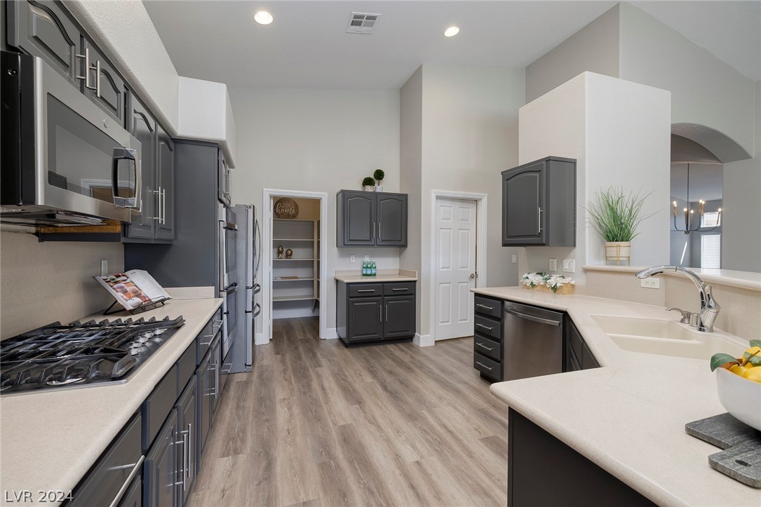 5201 Primrose Flower Avenue