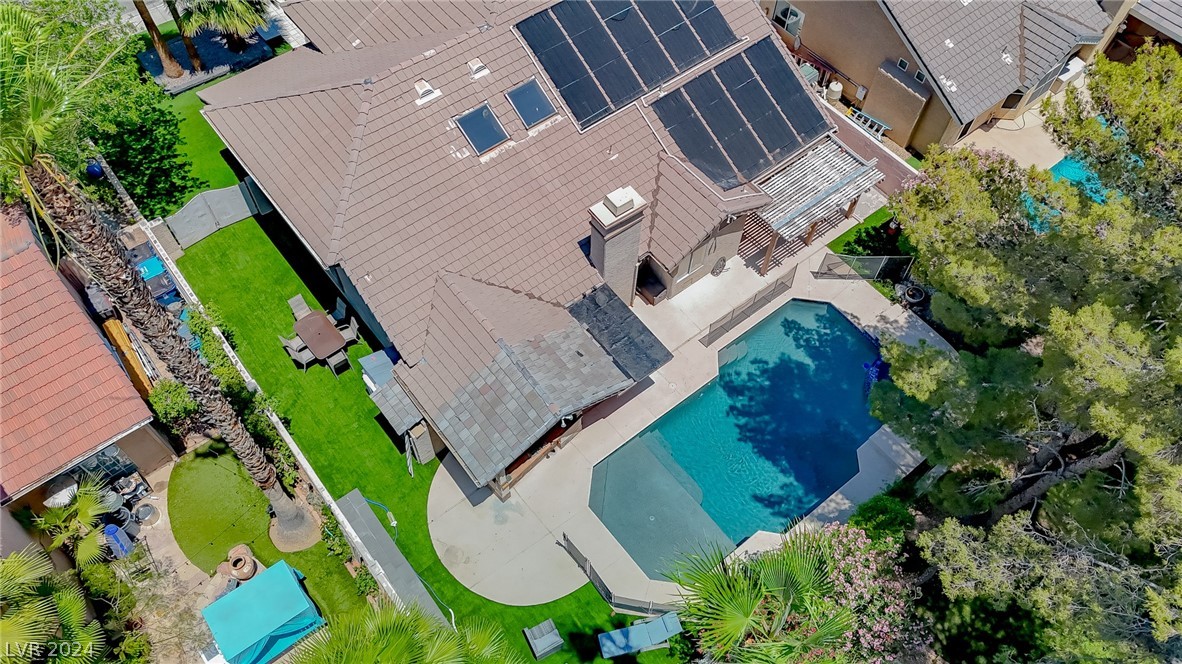 9713 Falling Star Avenue