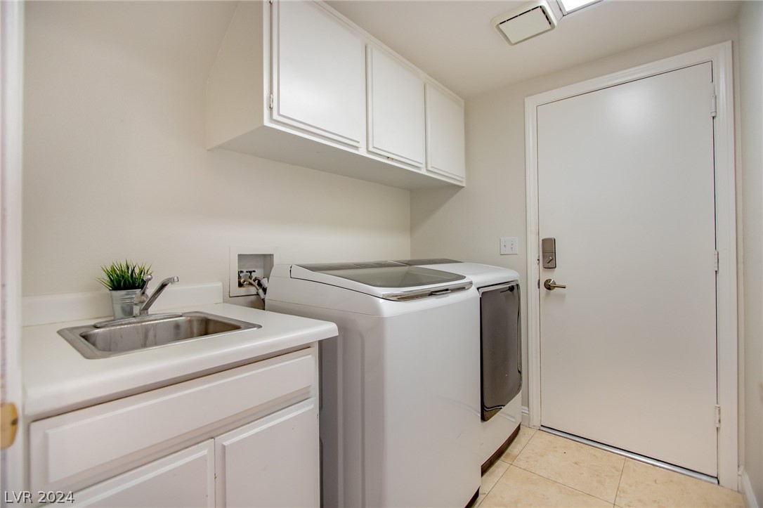 9713 Falling Star Avenue