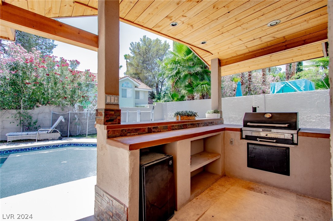 9713 Falling Star Avenue