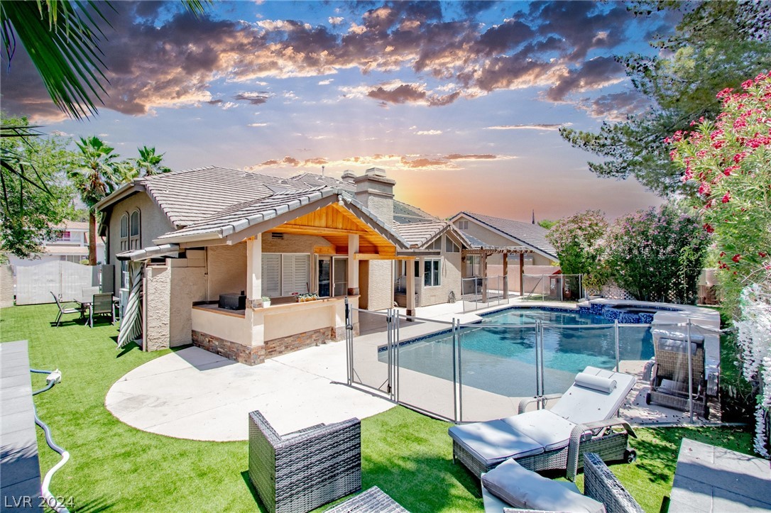 9713 Falling Star Avenue