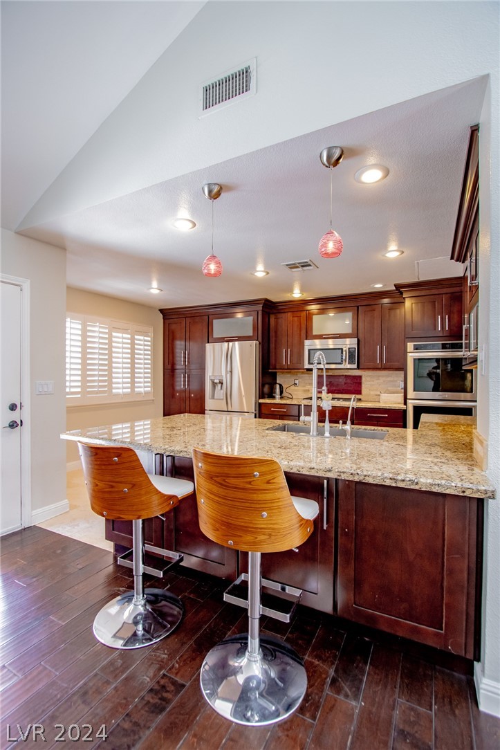 9713 Falling Star Avenue