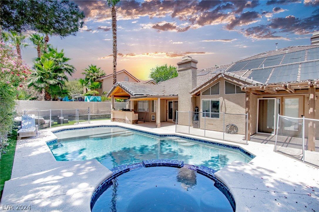 9713 Falling Star Avenue