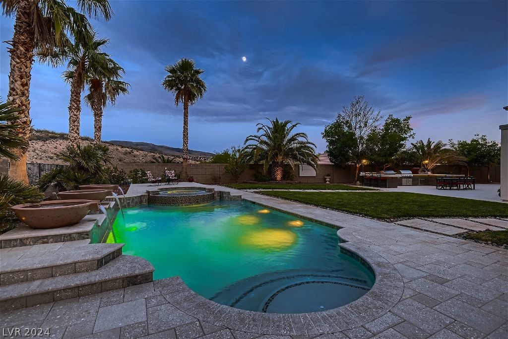 2432 Tyneside Street