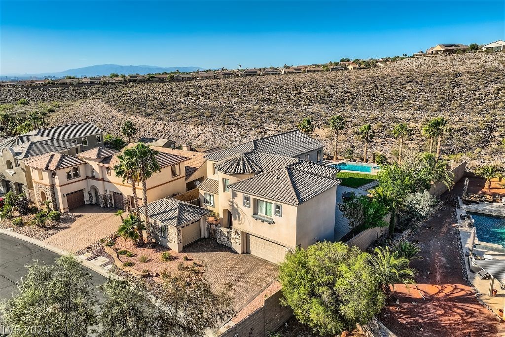 2432 Tyneside Street