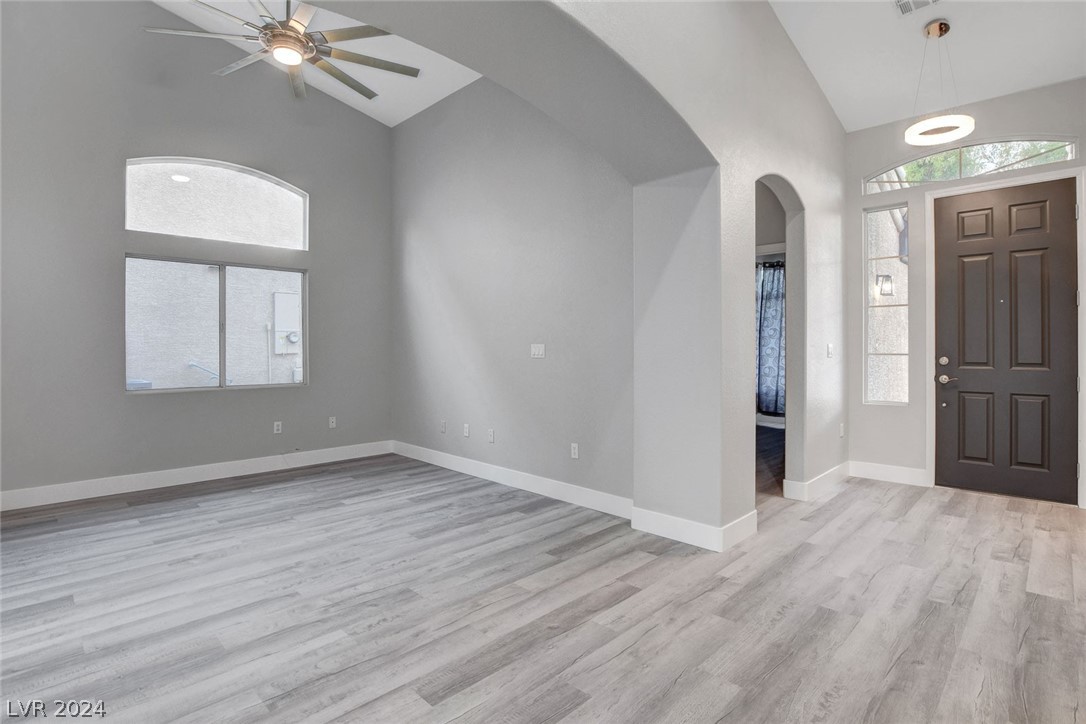 9645 Donner Springs Avenue