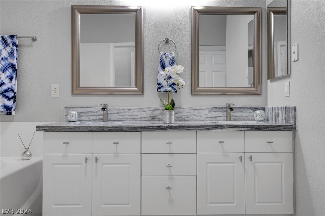 9645 Donner Springs Avenue