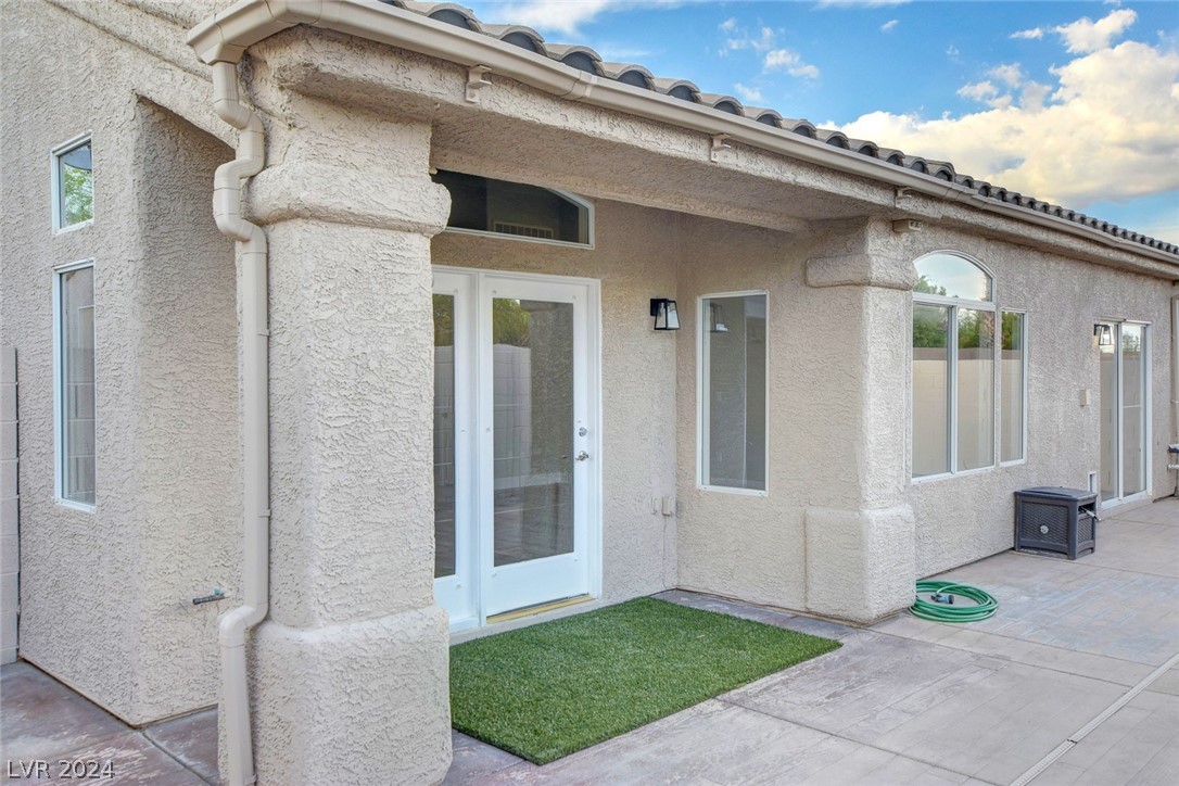 9645 Donner Springs Avenue