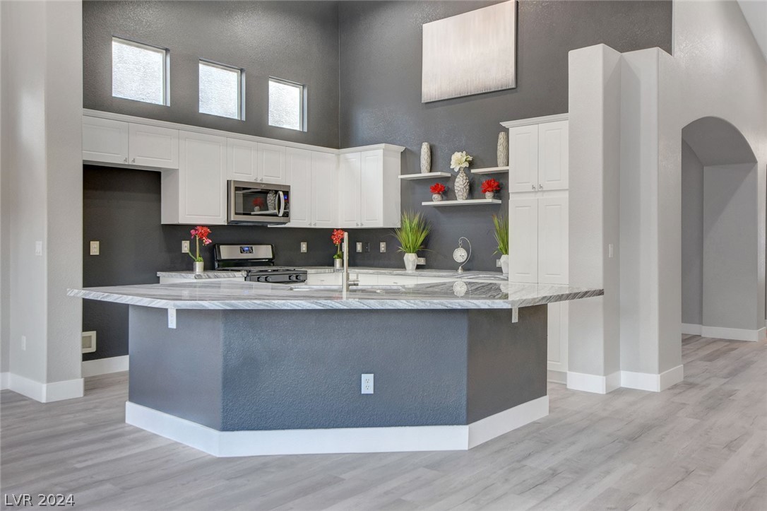 9645 Donner Springs Avenue