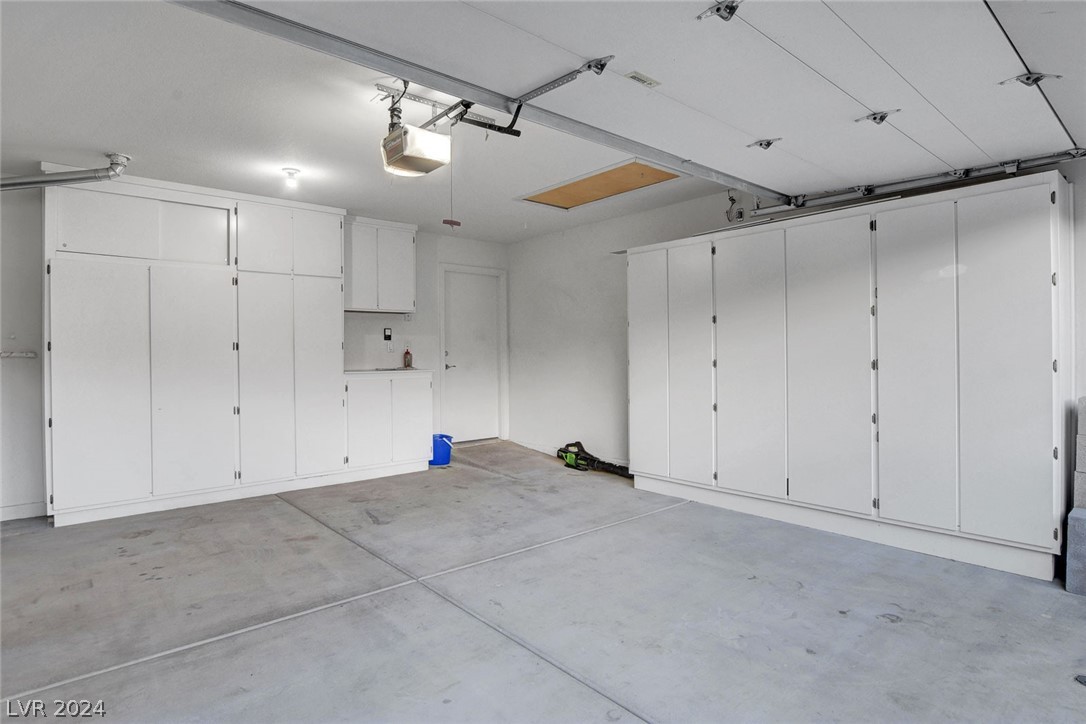 9645 Donner Springs Avenue