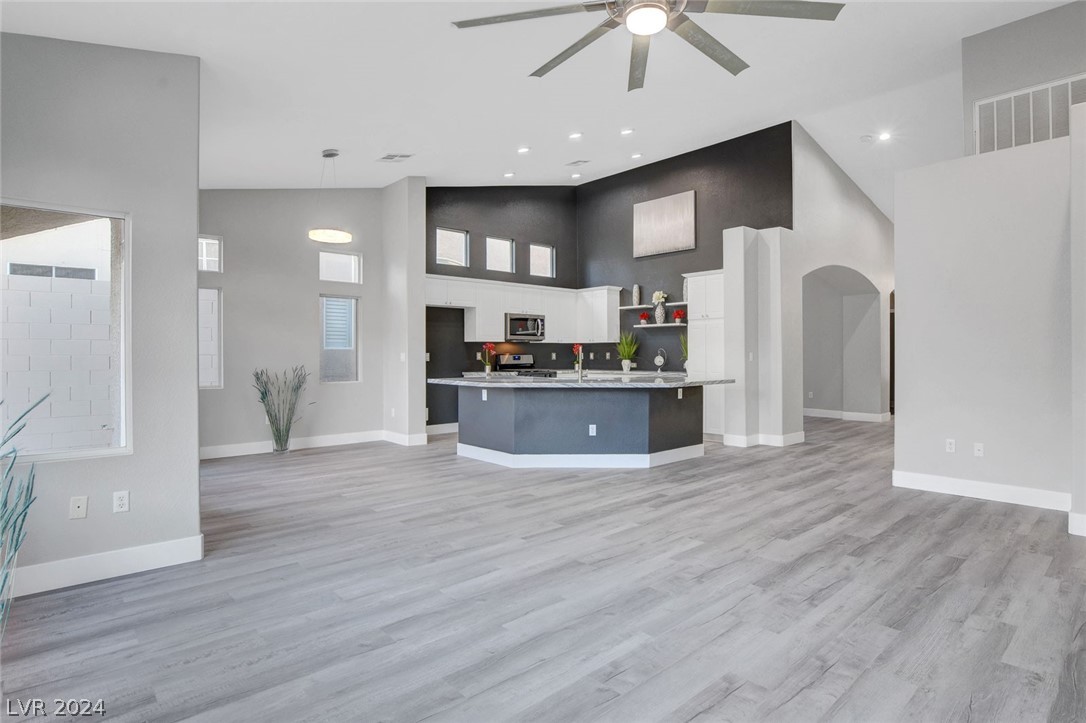 9645 Donner Springs Avenue