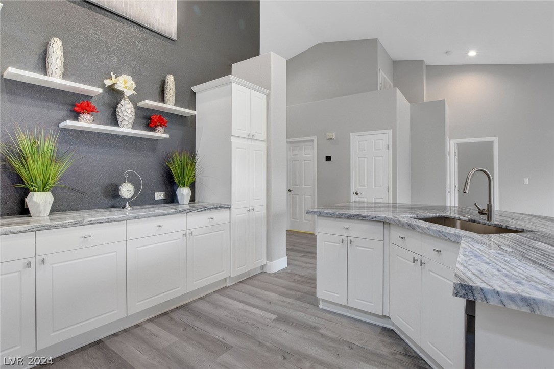 9645 Donner Springs Avenue