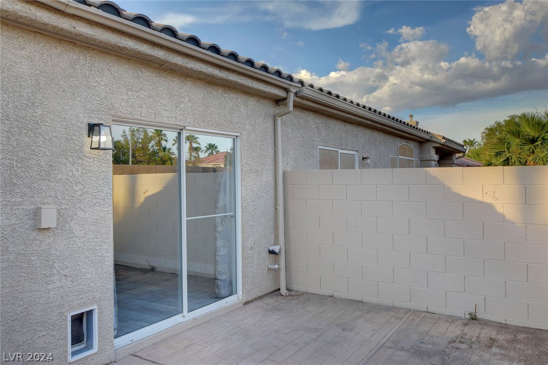 9645 Donner Springs Avenue