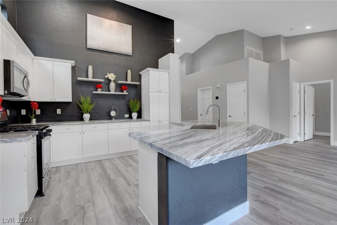 9645 Donner Springs Avenue