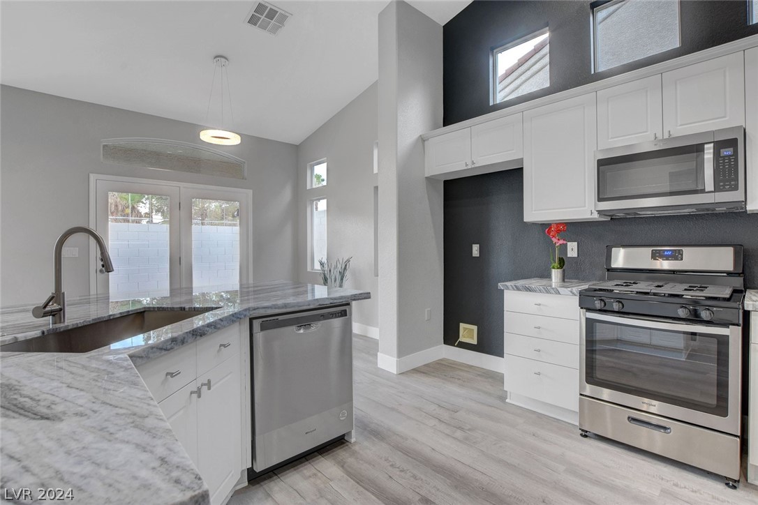 9645 Donner Springs Avenue