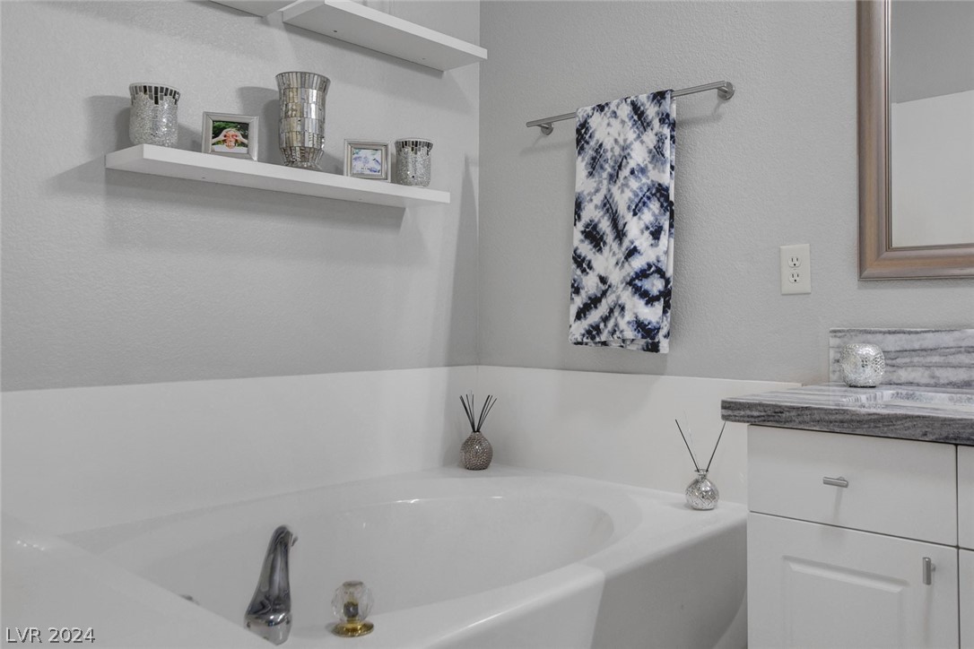 9645 Donner Springs Avenue