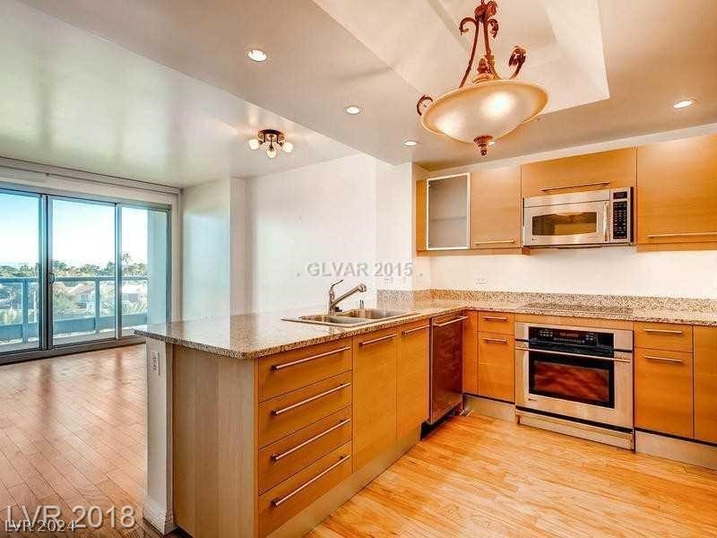 322 Karen Avenue 305