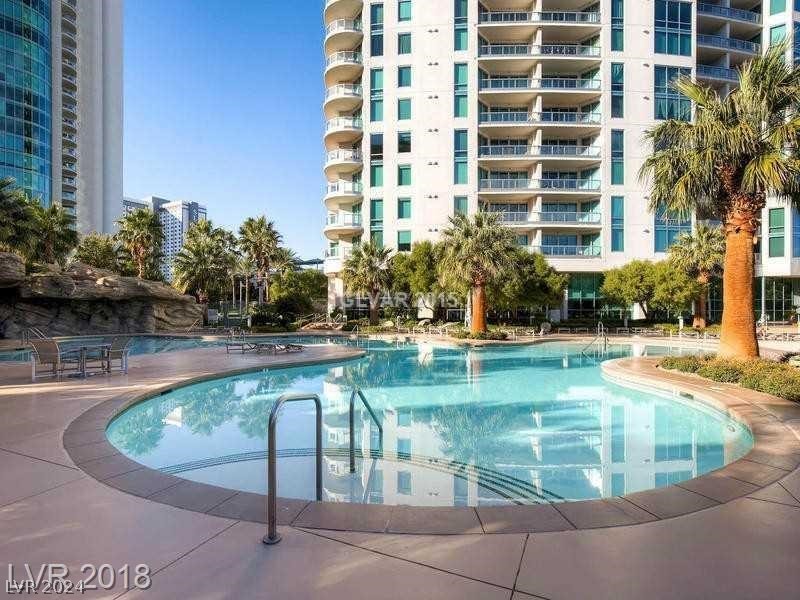 322 Karen Avenue 305