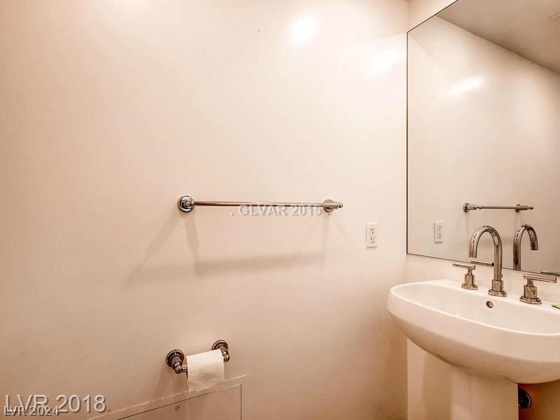 322 Karen Avenue 305