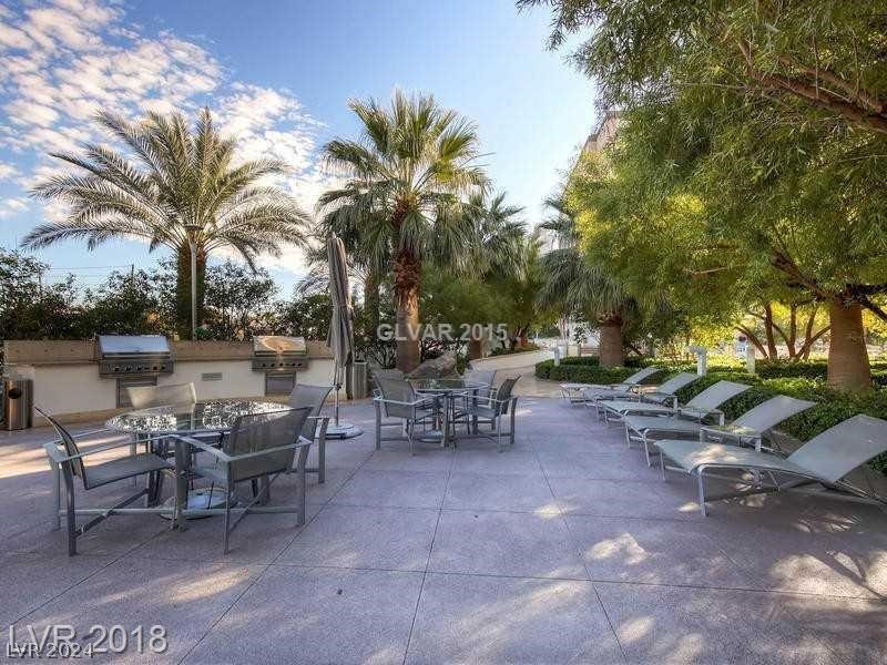 322 Karen Avenue 305