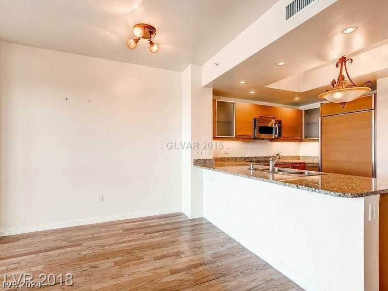 322 Karen Avenue 305