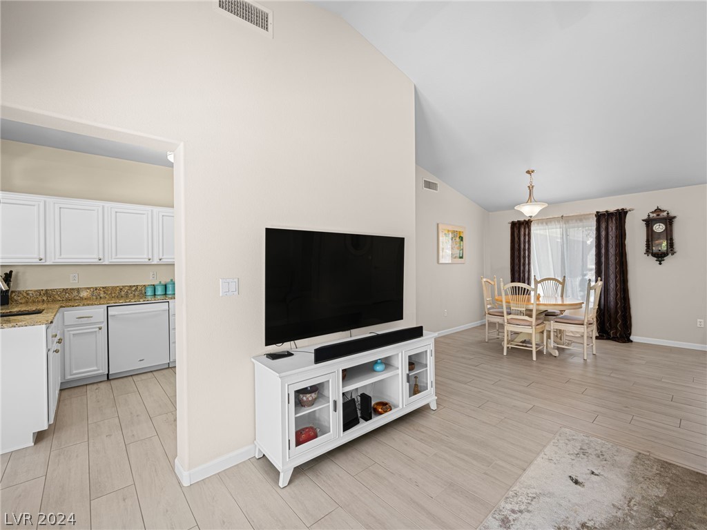 10121 Button Willow Drive