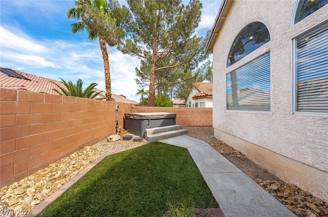2212 Flowering Cactus Avenue