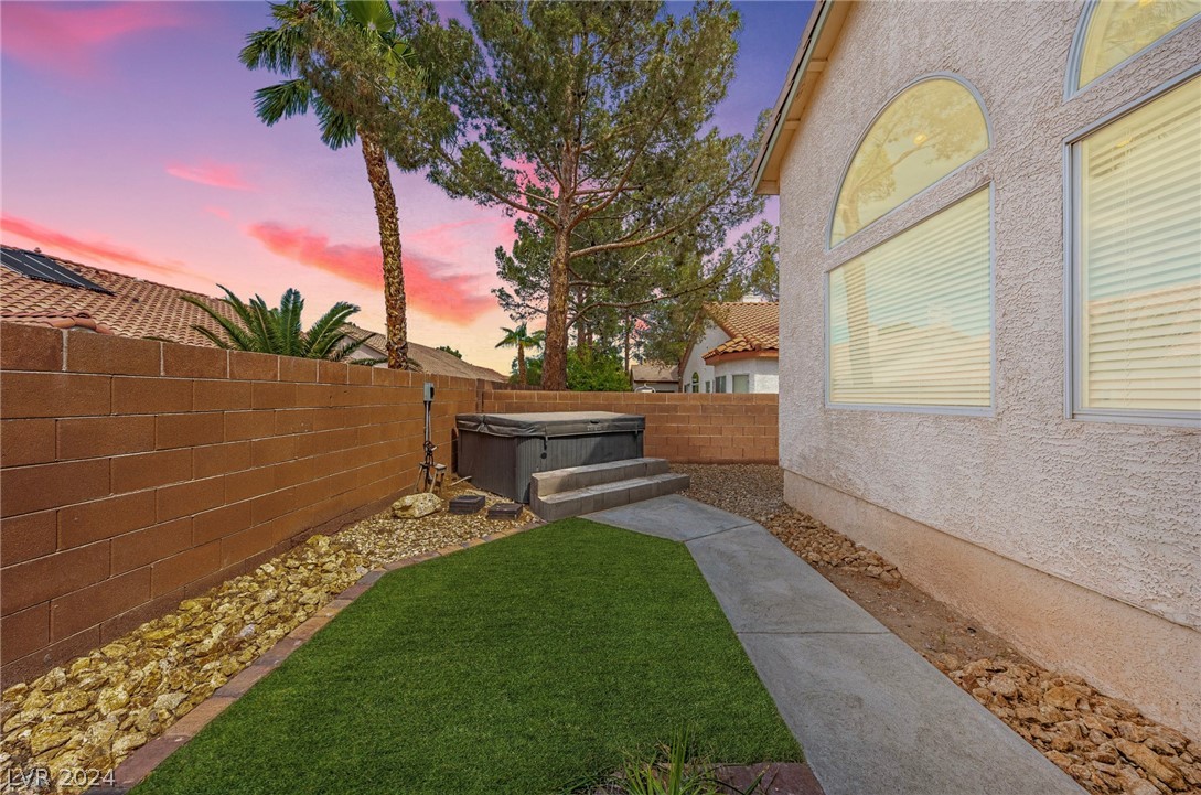 2212 Flowering Cactus Avenue