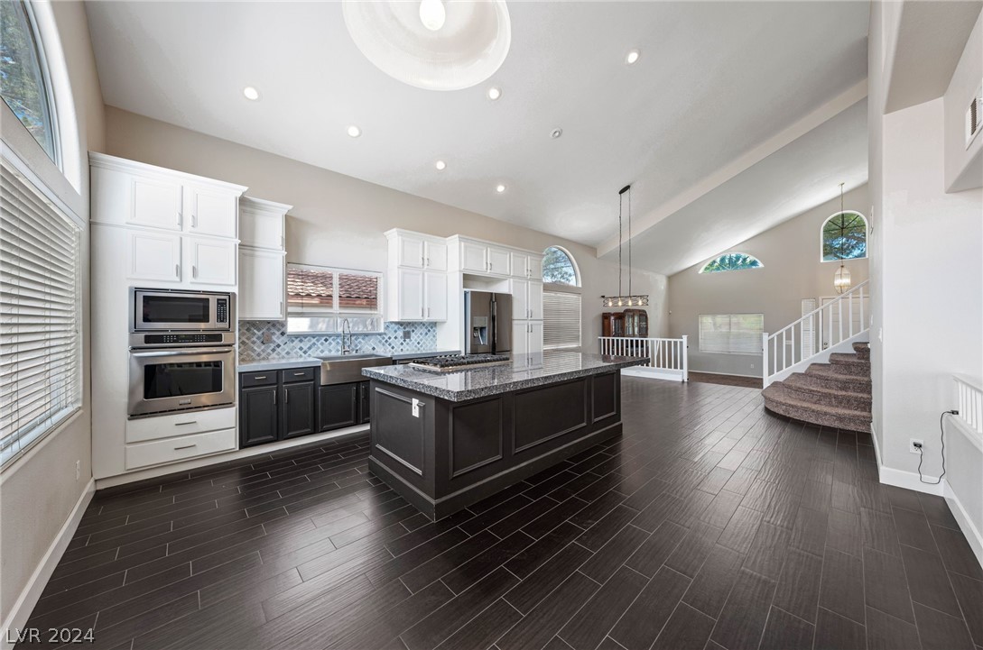 2212 Flowering Cactus Avenue