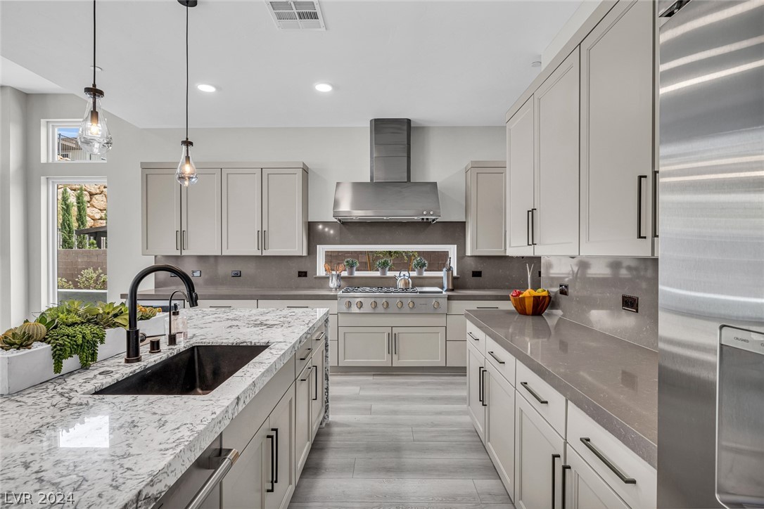 397 Cliff Terrace Avenue